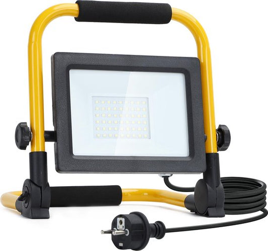 "Aigostar 13VRR LED Werklamp - Bouwlamp - IP44 Stootvast - 30W 2700 lm - 6500K Daglicht wit - incl. 180cm Aansluitstekker"
"Herschreven titel: Aigostar 13VRR LED Werklamp - Bouwlamp - IP44 Stootvast - 30W 2700 lm - 6500K Daglicht wit - inclusief 180cm Aansluitstekker"
"Engelse productnaam: Aigostar 13VRR LED Work Lamp - Construction Lamp - IP44 Impact Resistant - 30W 2700 lm - 6500K Daylight White - incl. 180cm Power Plug"
