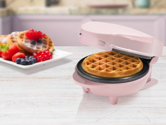 "Bestron Mini Waffle Maker for Classic Waffles - Non-Stick Waffle Iron for Children's Parties, Family Gatherings, Easter or Christmas - Retro Design - 550 Watts - Color: Pink"
Product Name in English: Bestron Mini Waffle Maker