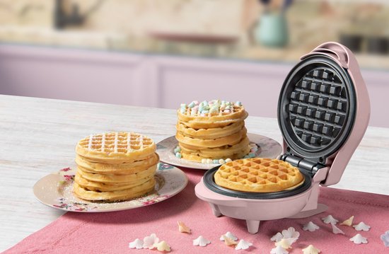 "Bestron Mini Waffle Maker for Classic Waffles - Non-Stick Waffle Iron for Children's Parties, Family Gatherings, Easter or Christmas - Retro Design - 550 Watts - Color: Pink"
Product Name in English: Bestron Mini Waffle Maker