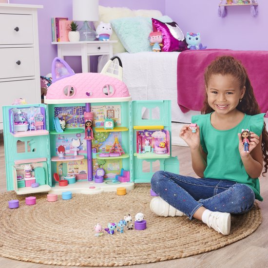 "Gabby's Dollhouse - Play Figure Set - with Gabby, 6 Kittens, and 1 Dollhouse Kit"
Product Name in English: Gabby's Dollhouse Play Figure Set