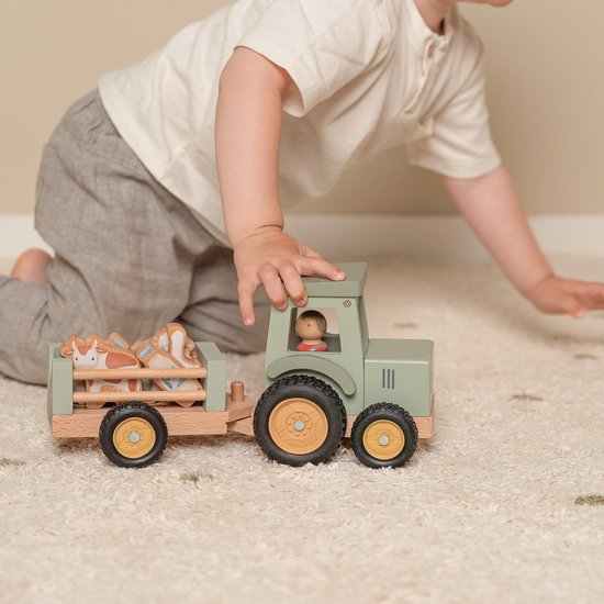 Little Dutch - Tractor met Trailer FSC - Little Farm
Little Dutch Tractor with Trailer - Little Farm
Product name in English: Little Dutch Tractor with Trailer - Little Farm