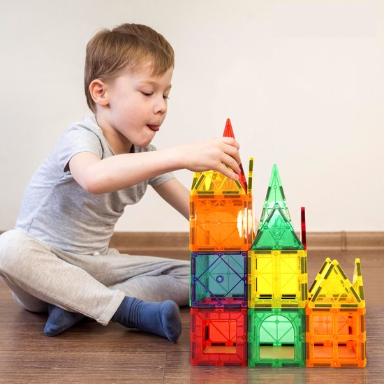 Magnetic Tiles - 100 Pieces - Construction Toy - Montessori Toy
Magnetic Tiles