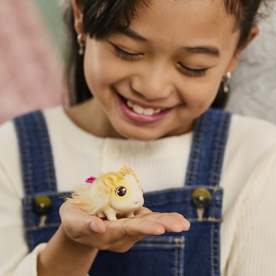 "Mama Surprise Cavia - Interactieve knuffel met 3 baby's" 
"Mama Surprise Guinea Pig - Interactive Plush with 3 Babies"