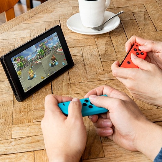 Nintendo Switch Console - Blauw / Rood
Nintendo Switch Console Blue/Red