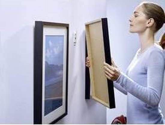 "Tesa Klevende Spijker Behang & Pleister 2kg" kan worden herschreven als "Tesa Klevende Spijker voor Behang en Pleisterwerk - 2kg".
De Engelse productnaam zonder leestekens is "Tesa Adhesive Nail for Wallpaper and Plaster - 2kg".