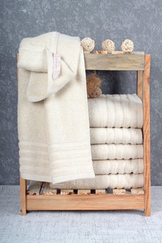 "Magnee Towels - 50 x 100 cm - Set of 6 - Hotel Quality - Heavyweight 500 g/m2 Natural Cream"
"Magnee Towels"