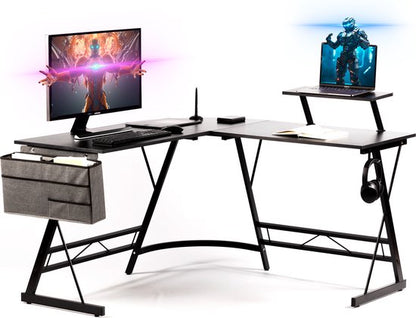 "Gadgy Carbon PRO Gaming Desk - 130 CM Wide Gaming Corner Desk - Gaming Desk with Carbon Details - Gaming Desk with Headphone Holder, Screen Riser & Storage Basket - Level Up with Gadgy - Black Carbon"

Productnaam in het Engels: Gadgy Carbon PRO Gaming Desk