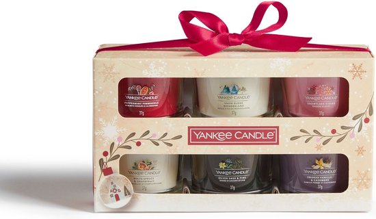 Yankee Candle - Gift Set with 6 Filled Votive Candles in Snow Globe Wonderland

Product Name in English: Snow Globe Wonderland 6 Filled Votive Gift Set